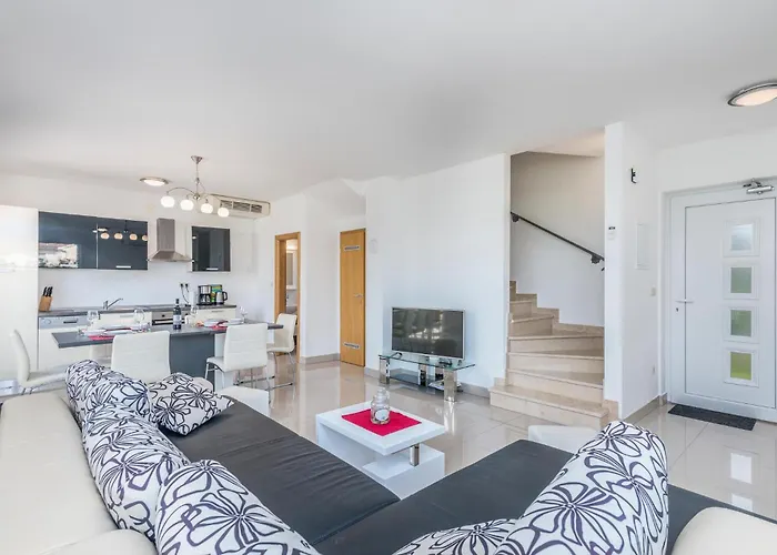 Holiday home Pet Friendly In With Wifi Kornic