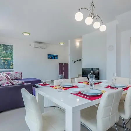 Stunning In With Wifi Holiday home