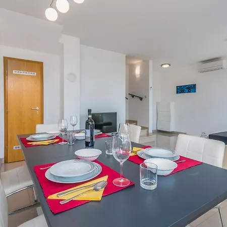 Stunning In With Wifi Holiday home Kornic