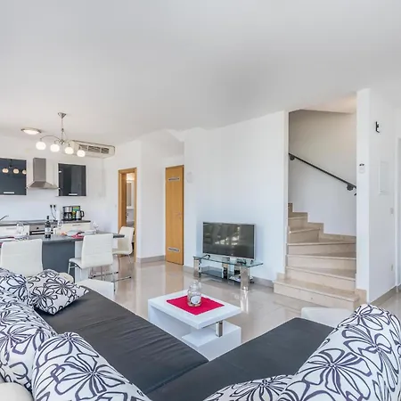 Holiday home Stunning In With Wifi Kornic
