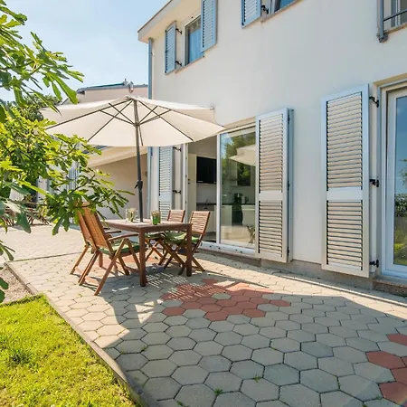 Stunning In With Wifi Holiday home